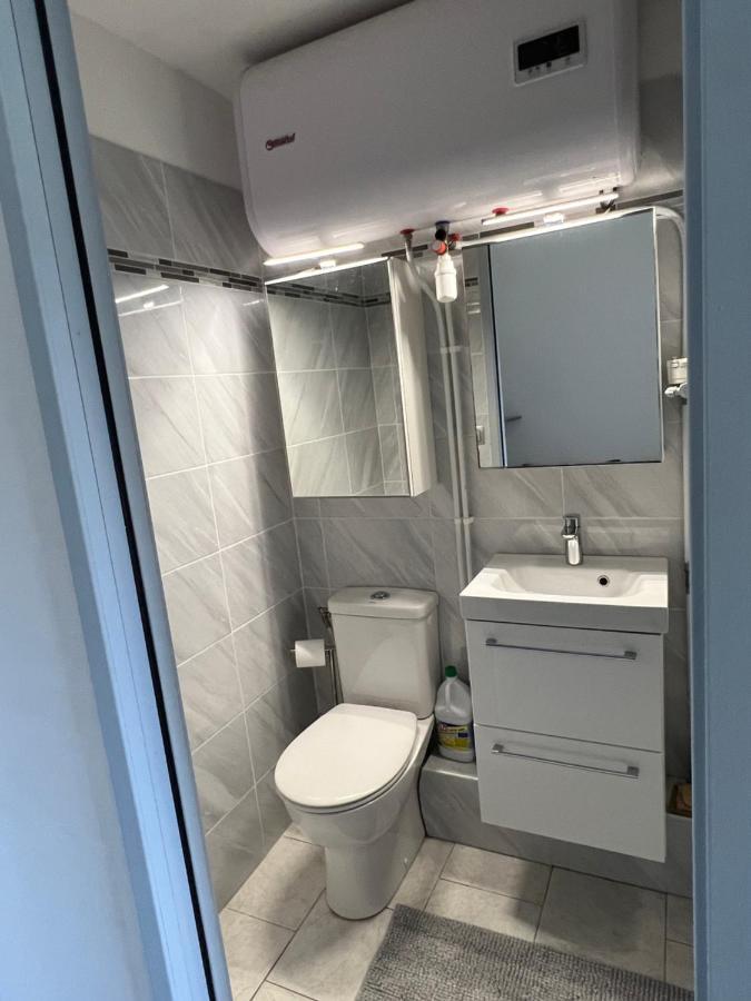 Joli Studio Tres Clair A Proximite Mer Pour 3 Personnes La Londe-les-Maures Eksteriør billede