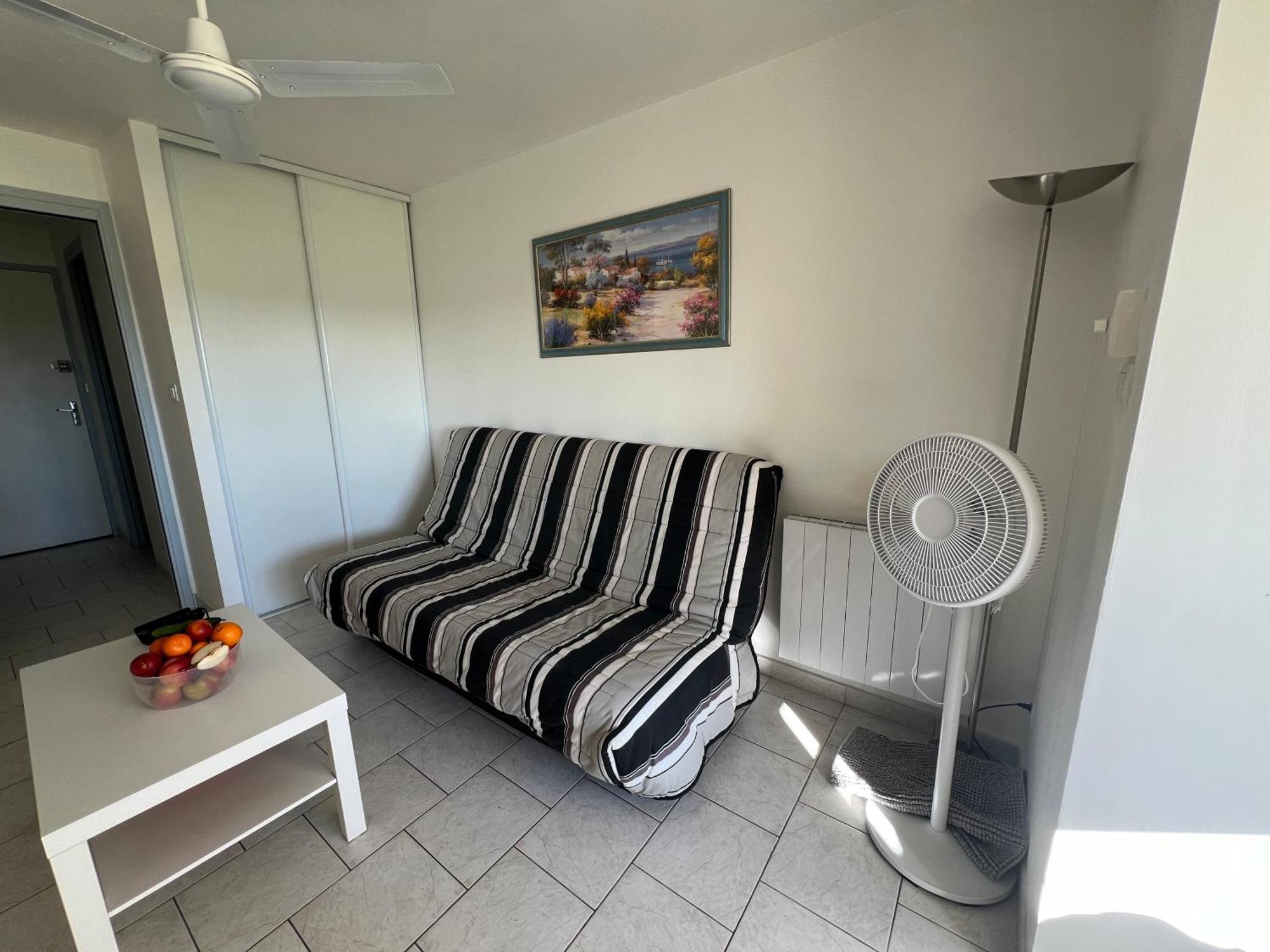 Joli Studio Tres Clair A Proximite Mer Pour 3 Personnes La Londe-les-Maures Eksteriør billede