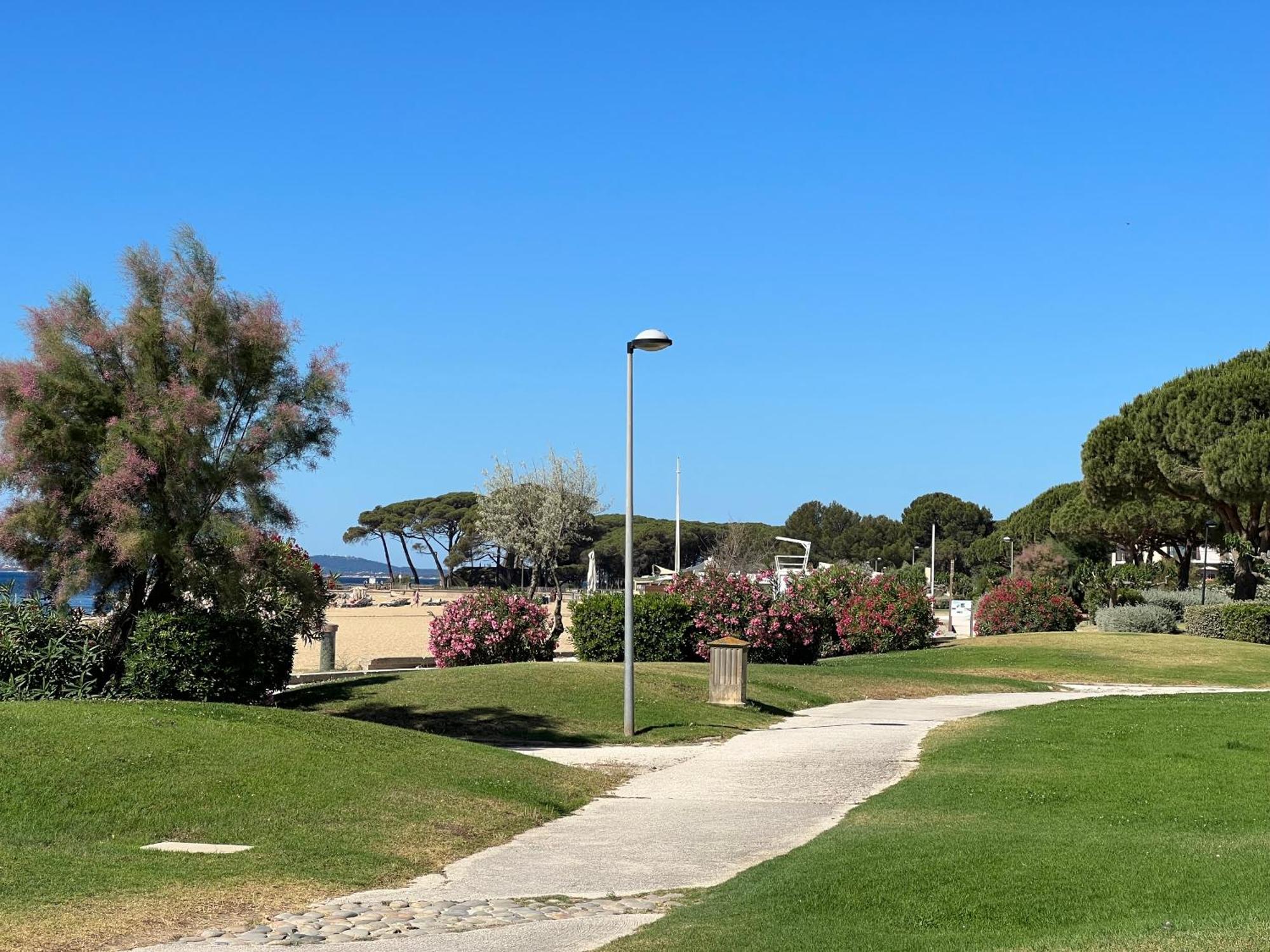 Joli Studio Tres Clair A Proximite Mer Pour 3 Personnes La Londe-les-Maures Eksteriør billede